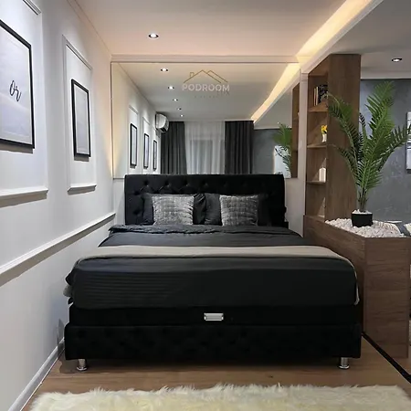 Apartment Podroom Lux *